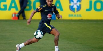 Neymar regresa a la concentración de Brasil