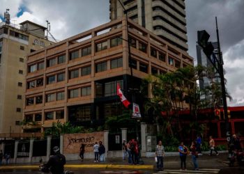Canadá anuncia suspensión temporal de operaciones diplomáticas en Venezuela