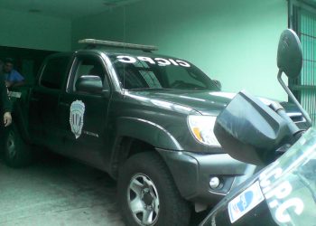 Localizaron cadáver de un hombre con múltiples heridas de arma blanca y un cuchillo en la mano