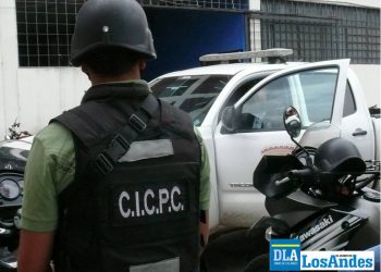 Detienen a pareja de gestores por intentar apostillar documentos falsos y forjados