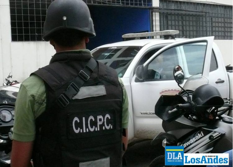 Los dos sospechosos fueron aprehendidos por funcionarios de la Brigada Contra la Delincuencia Organizada del Cicpc San Cristóbal  (Foto J.A. Hernández)