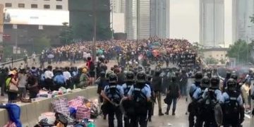 Violentos enfrentamientos en Hong Kong