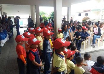 Selección preescolar de Criollitos de Venezuela son homenajeados