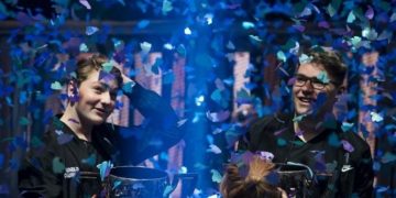 Dos adolescentes se convierten en millonarios tras ganar torneo de videojuegos