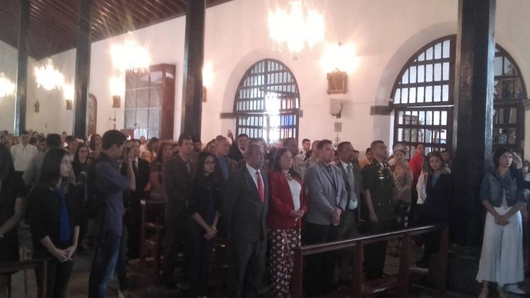 Autoridades civiles y militares participaron en la misa solemne