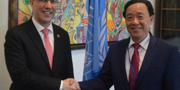 Asociación con China y Rusia refuerza desarrollo económico ante bloqueo de EEUU