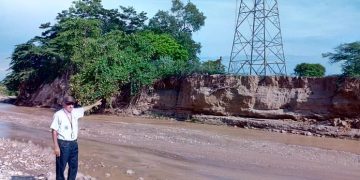 Quebrada La Vichú amenaza torre de alta tensión de Sabana de Mendoza