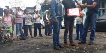 Habitantes de La Concordia protestaron por el cumplimento en arreglo de la vialidad