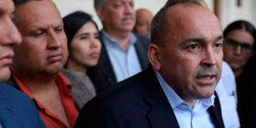 Chavismo y oposición buscan poner fin al bloqueo