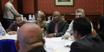 Integrantes del diálogo nacional instalan mesas complementarias