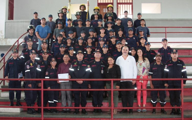16 nuevos bomberos profesionales egresa de la UPTT