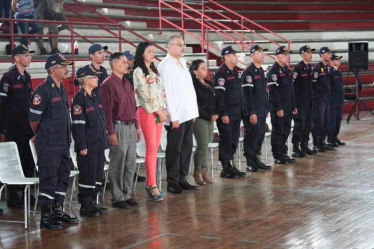 Uptt egresó 16 bomberos profesionales voluntarios