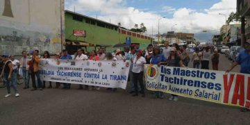 Maestros, profesores universitarios y sector salud marcharon en Táchira en primer día de paro docente