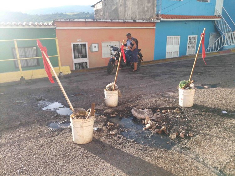 Habitantes del pasaje Colombia del barrio 23 de enero se sienten abandonados por las autoridades. Mariana Duque