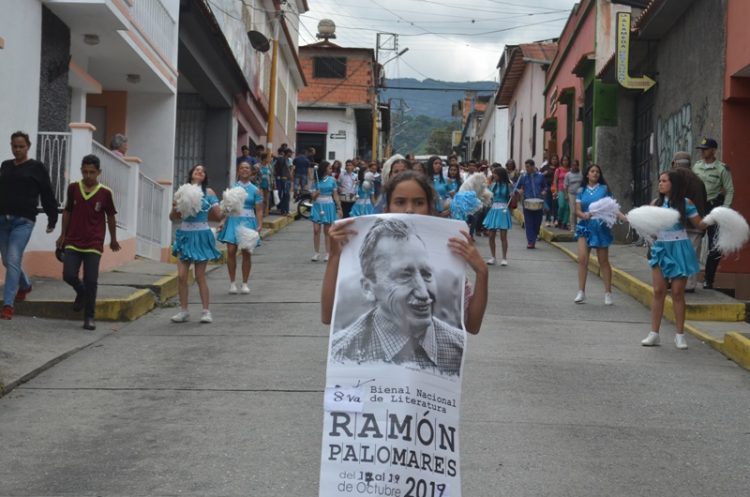 Temblor de Pájaros se impuso en Bienal de Literatura Ramón Palomares