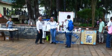 Mil niños recitando a Ramón Palomares