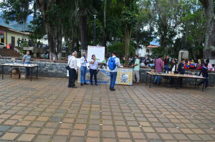 Temblor de Pájaros se impuso en Bienal de Literatura Ramón Palomares