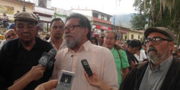 Temblor de Pájaros se impuso en Bienal de Literatura Ramón Palomares