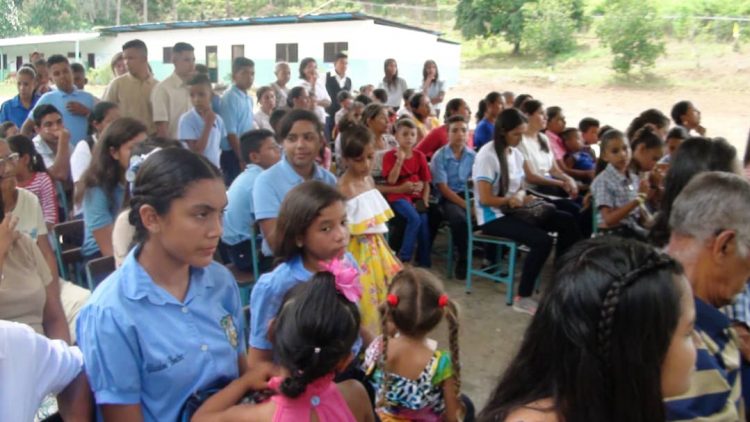 Inauguran Liceo Rafael Cañizález de Santiago en Carache