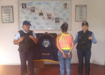 Capturan a colombiana hurtando prendas de vestir en local de Colón