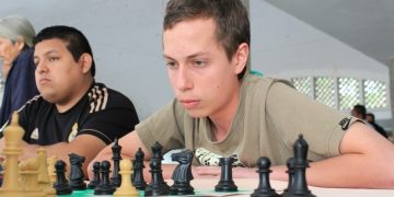 Tachirense Fabián Vivas gana título en Perú