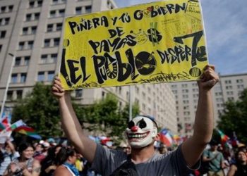 Sondeo revela desplome en la aceptación popular de Piñera