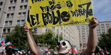 Sondeo revela desplome en la aceptación popular de Piñera