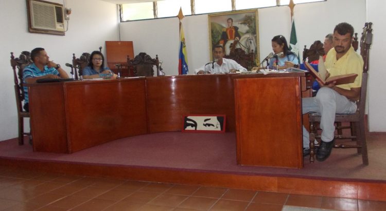 Integrantes del Concejo de Rafael Rangel encabezados por Alexis Guerrero.