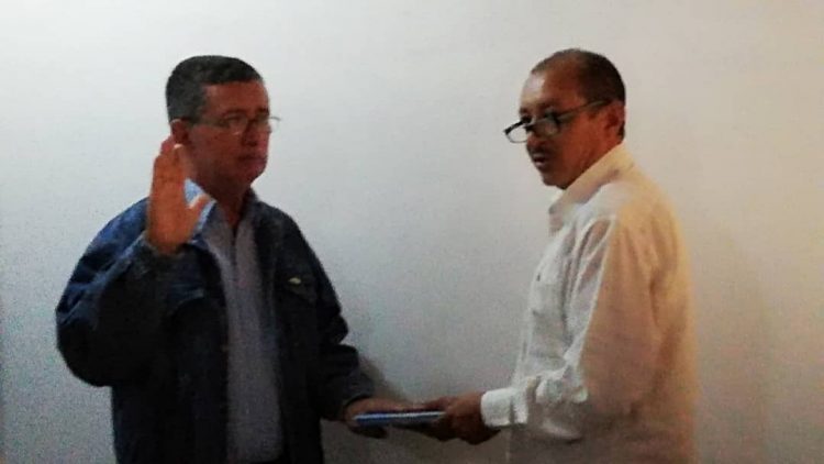 La juramentación del nuevo Cronista se cumplió en el la sede del Concejo de Sucre.