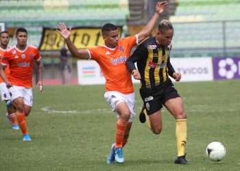 Carrusel Aurinegro patinó ante la Guaira