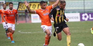 Carrusel Aurinegro patinó ante la Guaira