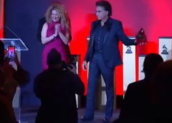 “El Puma” fue galardonado con el premio a la Excelencia Musical de Latin Grammy