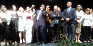 Los gobernadores democráticos han dado un paso al frente a la dictadura
