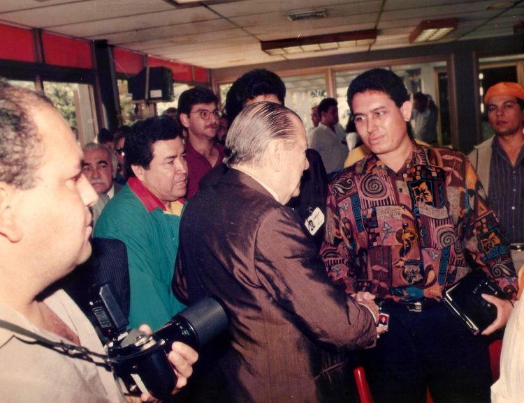 Rafael Caldera ejerció la Presidencia de Venezuela durante dos períodos, y en ninguno de ellos atentó contra la democracia. Justo es reconocerlo. Tuvimos el honor de entrevistarlo en 1993 cuando cerró la campaña electoral en tierras trujillanas.