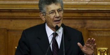Allup: Maduro no se presentó en la marcha para no hablarle al pavimento