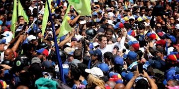 Datanálisis: Guaidó es el líder más importante del país