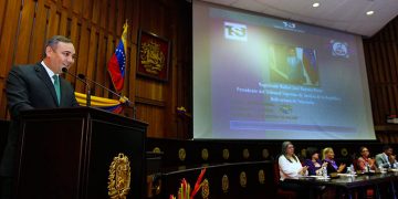 Magistrado Maikel Moreno garantiza acceso a la justicia a las mujeres del país