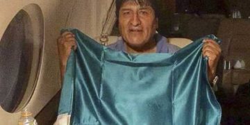 Avión de Evo Morales despegó de Paraguay rumbo a México