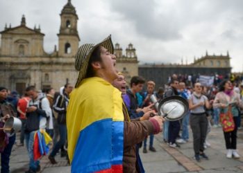 Presionado por protestas, Iván Duque inició diálogo social en Colombia