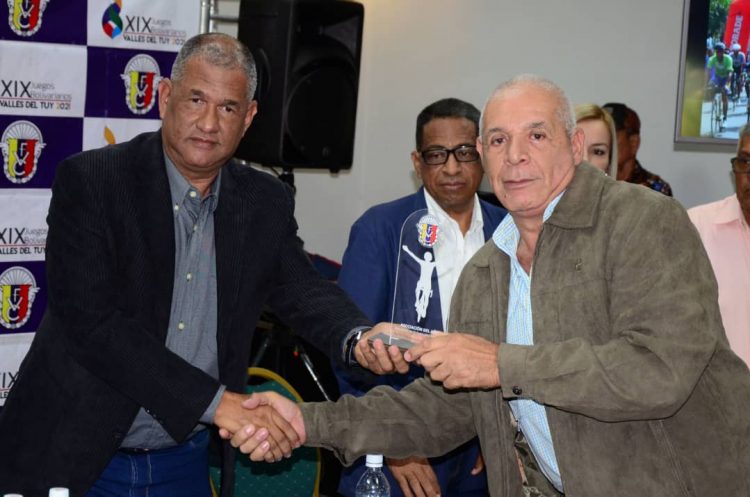 FVC reconoció labor informativa  de José Fernández y Edicson Dávila