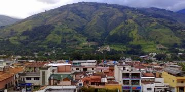 ¡Digamos no a la quema, no a la tala! Hombres de montaña preocupados por su hábitat