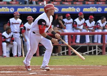 Cardenales vuelan al nivel de Águilas