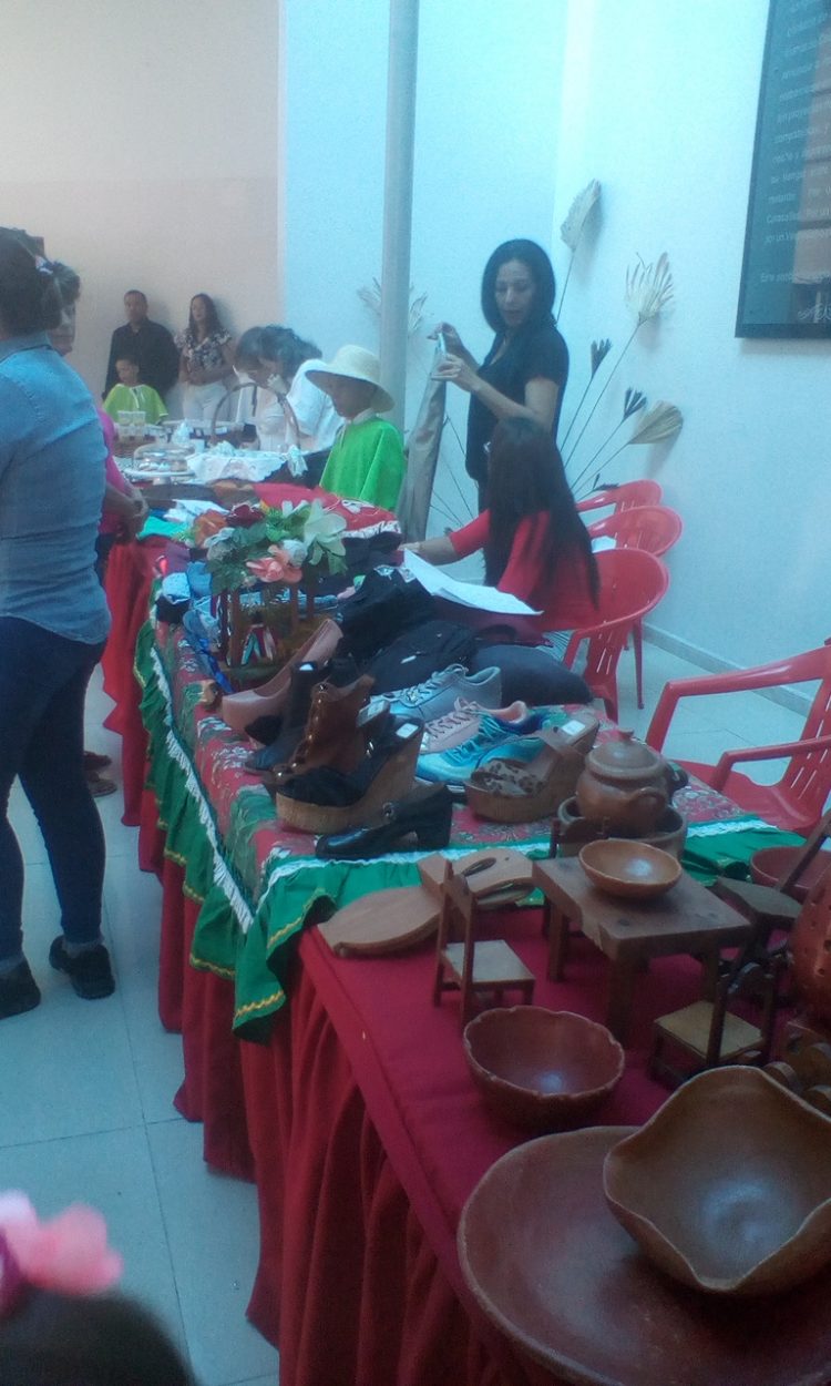 Con deslumbrante gala navideña la Escuela de Danza Gladys Mota despidió el año