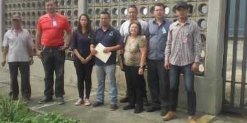 Pequeños comerciantes afectados por cobros de puntos de venta