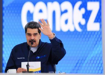 Maduro dice que donó a Brasil 14.000 bombonas individuales de oxígeno
