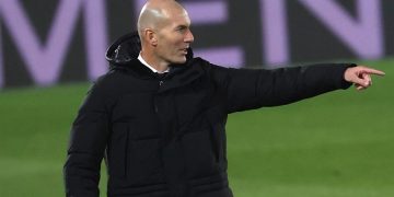 Zidane dirigirá al Real Madrid en Pamplona
