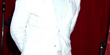 Cristian Castro presenta a su nueva pareja en las redes sociales