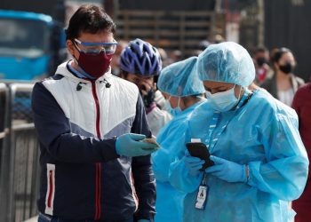 Colombia supera los 1,8 millones de casos de covid con otros 15.003 contagios