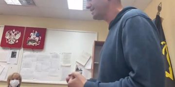 Justicia rusa impone a Navalni 30 días de prisión preventiva