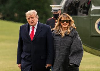 Melania Trump se despide instando «a escoger el amor sobre el odio»